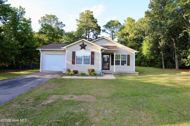 110 Robin Hood Ln, Aberdeen, NC 28315