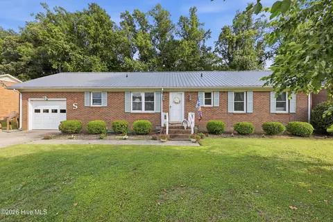1617 Ulster Dr, Elizabeth City, NC 27909