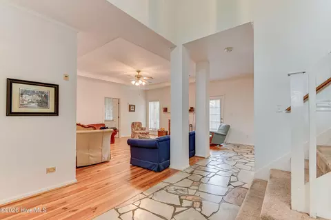 Entry Way - 947 Windmill Ln, Evans, GA 30809 photo 3 of 6