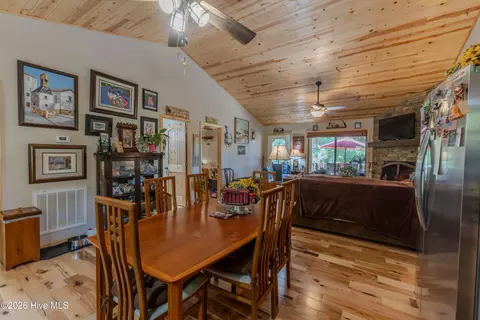 Dining - 34 Hardwood Trl, Murphy, NC 28906 photo 2 of 2