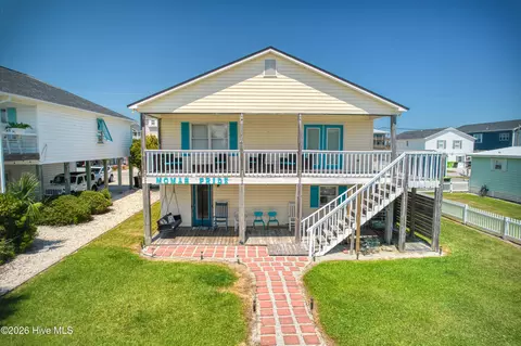 1041 1st St, Surf City, NC 28445