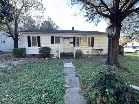 100 Plymouth St, Williamston, NC 27892