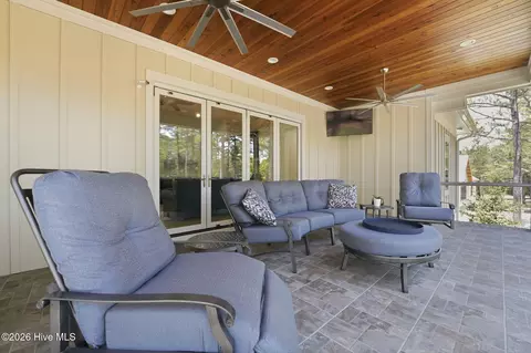 Exterior - 16 Middlebury Rd, Pinehurst, NC 28374 photo 5 of 8