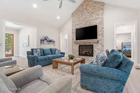 Living - 16 Middlebury Rd, Pinehurst, NC 28374 photo 1 of 1