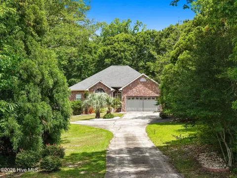 36 Country Club Dr, Shallotte, NC 28470