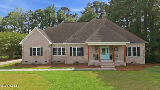 105 Circle St, Washington, NC 27889