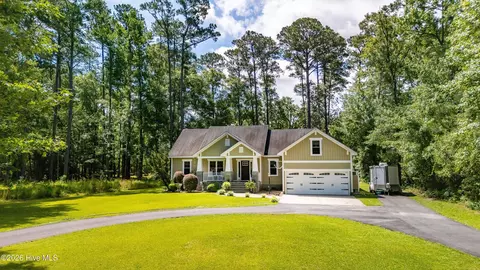 1406 Seafarer Dr, Oriental, NC 28571