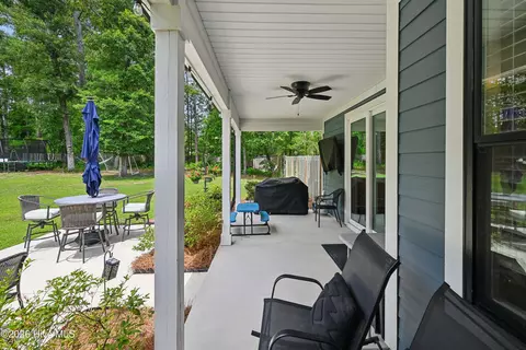 Exterior - 180 Avon Ct, Hampstead, NC 28443 photo 5 of 11
