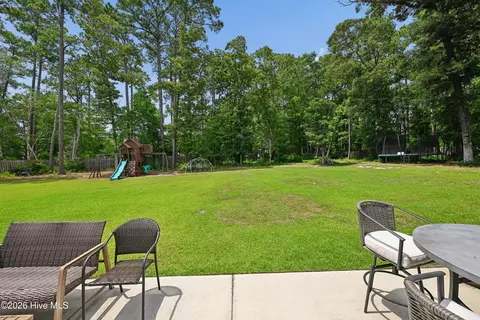 Exterior - 180 Avon Ct, Hampstead, NC 28443 photo 6 of 11