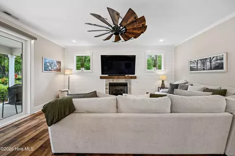 Living - 180 Avon Ct, Hampstead, NC 28443 photo 1 of 3