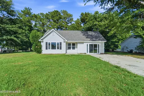 408 Cottonwood Ln, Havelock, NC 28532