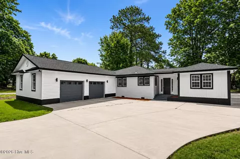 533 W College St, Warsaw, NC 28398