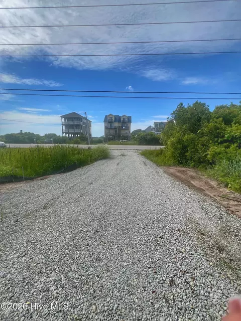 3142 Island Dr, North Topsail Beach, NC 28460