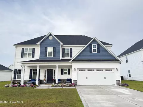 611 Carmel Dr, Sneads Ferry, NC 28460