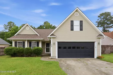512 Blackberry Ct, Hubert, NC 28539