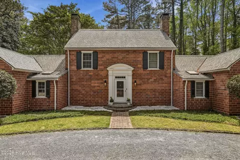 285 N Bethesda Rd, Southern Pines, NC 28387