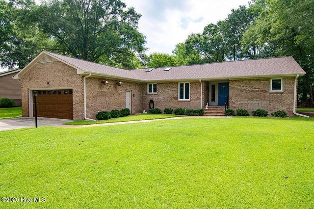 903 Plantation Dr, New Bern, NC 28562