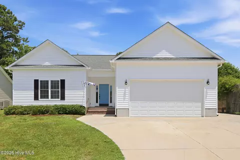 918 Eastman Creek Dr, Beaufort, NC 28516