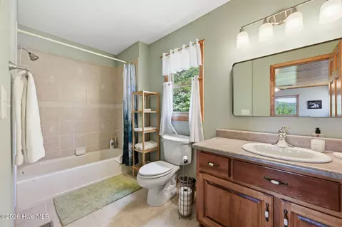 Bath - 1507 Wildcat Dr, Murphy, NC 28906 photo 1 of 3