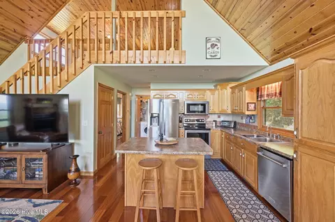 Kitchen - 1507 Wildcat Dr, Murphy, NC 28906 photo 2 of 5