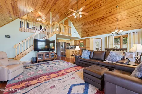 Living - 1507 Wildcat Dr, Murphy, NC 28906 photo 3 of 5