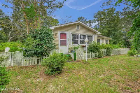 100 Williams Love Grove Ch Rd, Hampstead, NC 28443