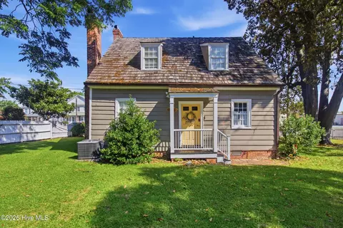 403 Queen St, New Bern, NC 28560