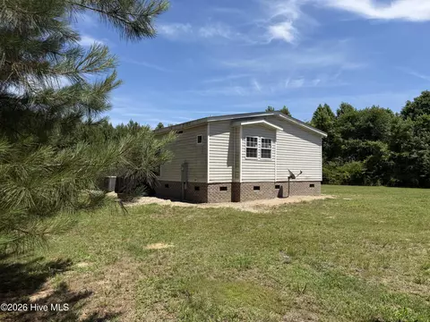 194 Barbee Rd, Richlands, NC 28574 photo 3