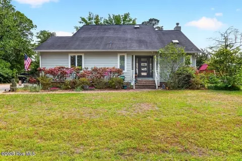 312 Channel Run Dr, New Bern, NC 28562