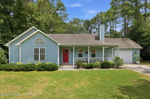 131 Silver Creek Dr, Swansboro, NC 28584