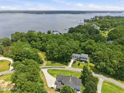 306 Limbaugh Ln, Swansboro, NC 28584