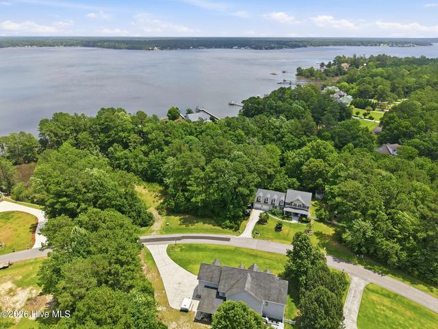 306 Limbaugh Ln, Swansboro, NC 28584