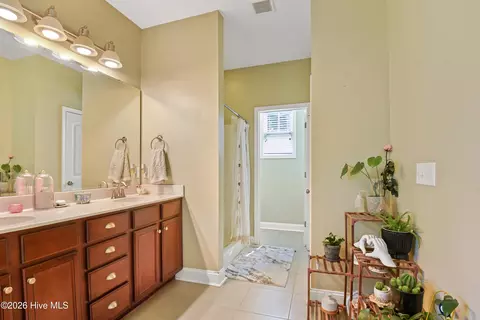 Bath - 143 Cornel Ln, Hampstead, NC 28443 photo 3 of 4