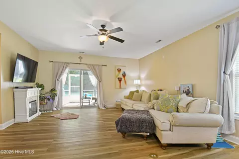 Living - 143 Cornel Ln, Hampstead, NC 28443 photo 1 of 2