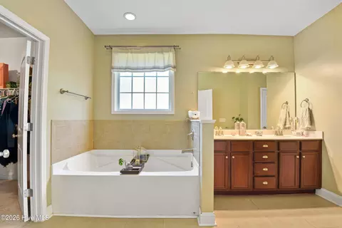 Bath - 143 Cornel Ln, Hampstead, NC 28443 photo 2 of 4