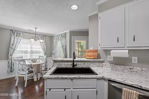 Kitchen - 2015 Clarkston Dr, Augusta, GA 30909 photo 3 of 5