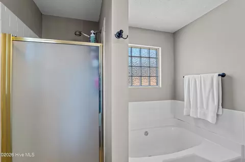 Bath - 2015 Clarkston Dr, Augusta, GA 30909 photo 2 of 3