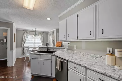 Kitchen - 2015 Clarkston Dr, Augusta, GA 30909 photo 5 of 5