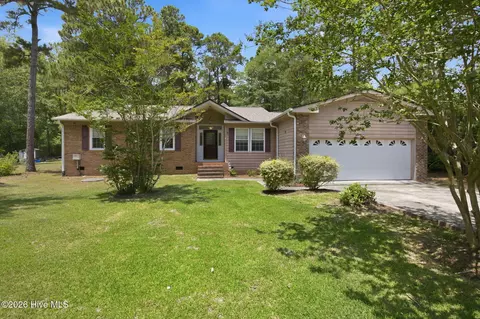 1 Hogan Ct, Shallotte, NC 28470