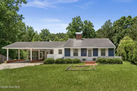 612 David St, Elizabethtown, NC 28337