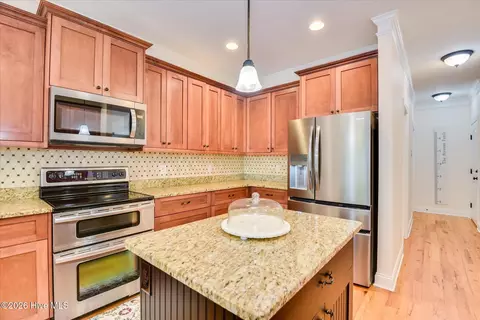Kitchen - 449 Buxton Ln, Evans, GA 30809 photo 7 of 9