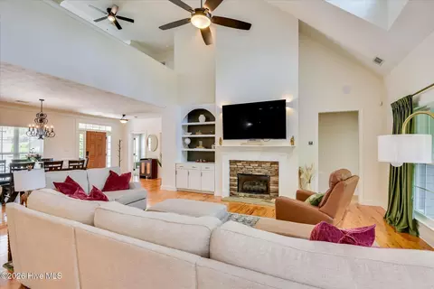 Living - 449 Buxton Ln, Evans, GA 30809 photo 2 of 2