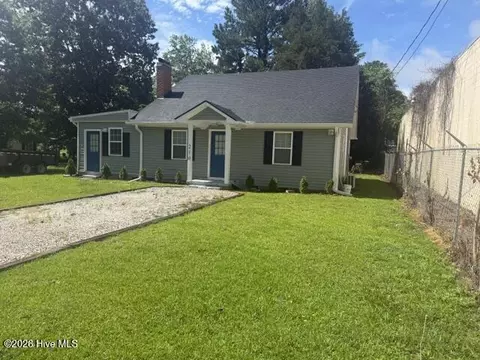 210 Renaldi St, Elizabethtown, NC 28337