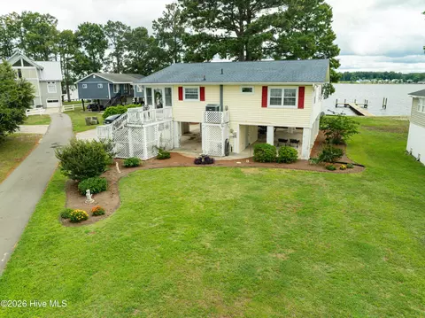 22 Oak Pt, Chocowinity, NC 27817