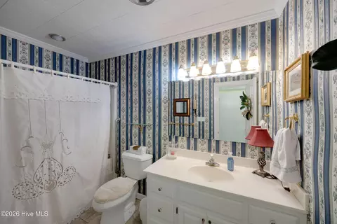 Bath - 22 Oak Point Rd, Chocowinity, NC 27817 photo 2 of 3