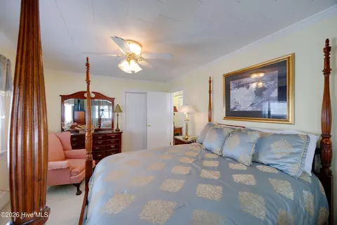 Bedroom - 22 Oak Point Rd, Chocowinity, NC 27817 photo 3 of 4