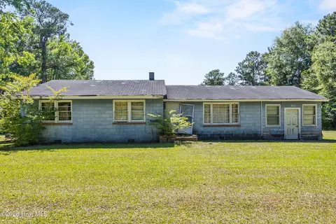 119 Minnie Bell Ln, Sneads Ferry, NC 28460