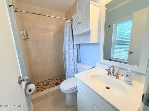 Bath - 4016 Maddox Rd, Augusta, GA 30909 photo 1 of 2
