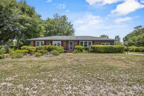 320 Ilex Dr, Wilmington, NC 28412
