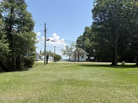 2072 Waccamaw Shores Road, Lake Waccamaw, NC 28450